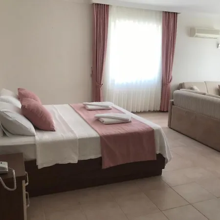 Hotel Infinity Ruby