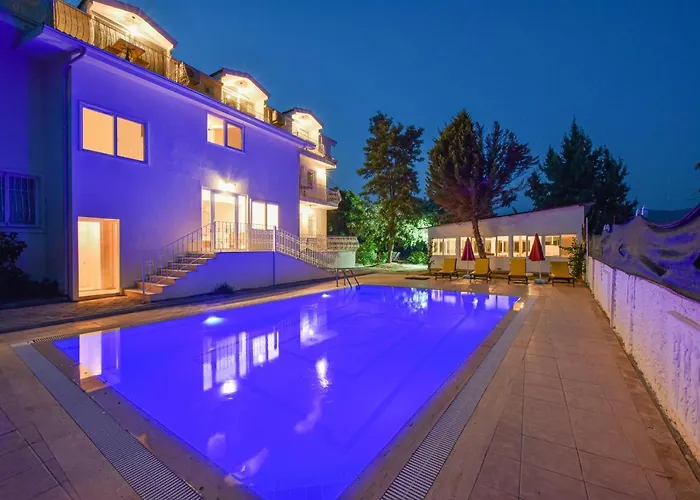 Ξενοδοχείο Infinity Ruby 4*